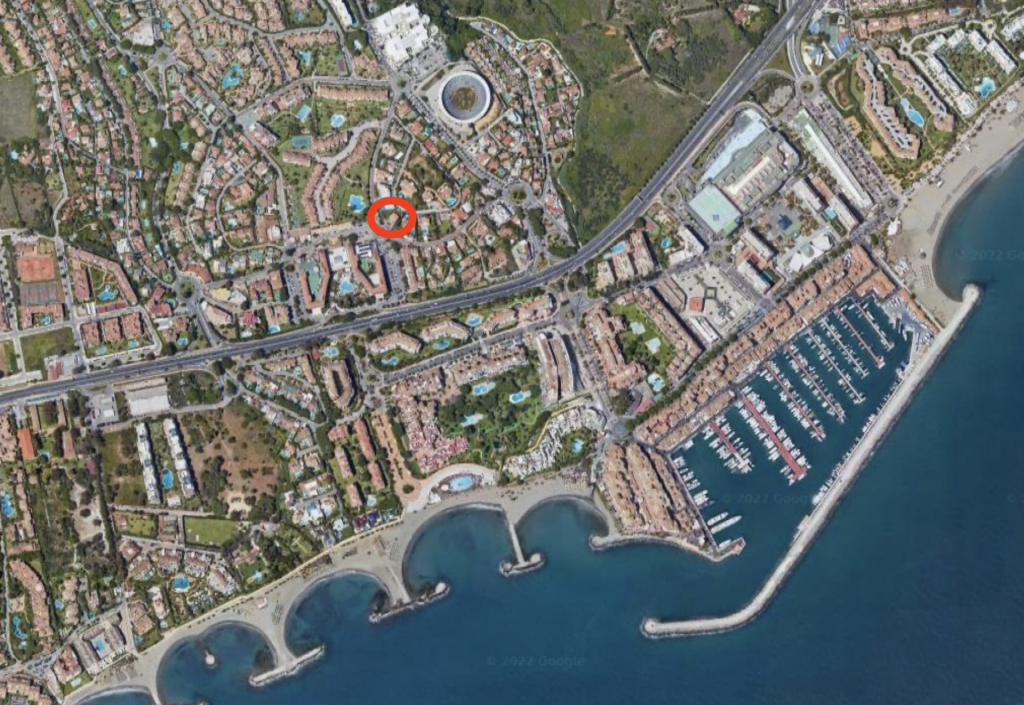 Plot and Project for contemporary villa of 1146 square metres built area in Puerto Banus´ best location