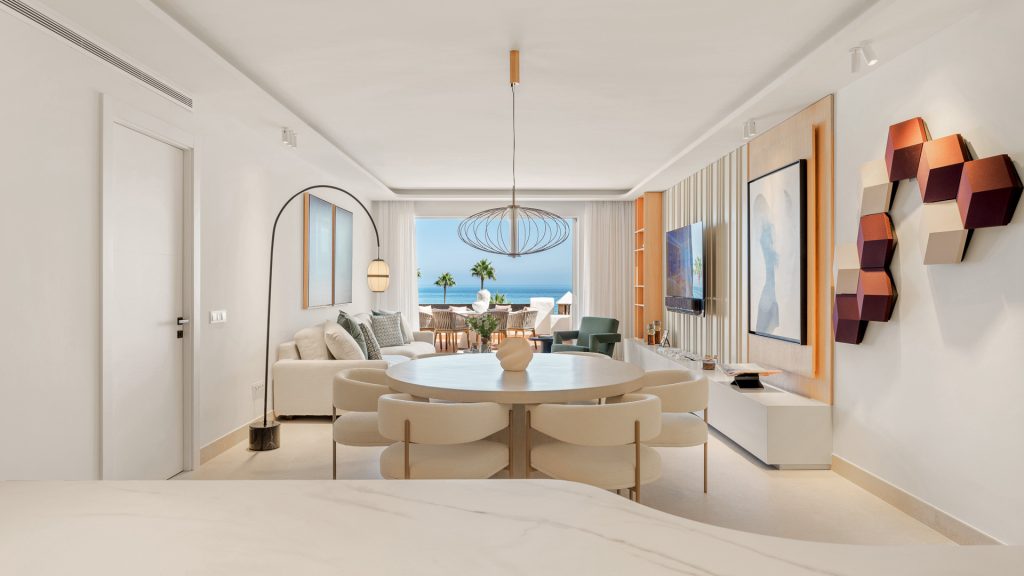 Bahía del Velerín is a luxurious community between Marbella and Estepona. (SV)