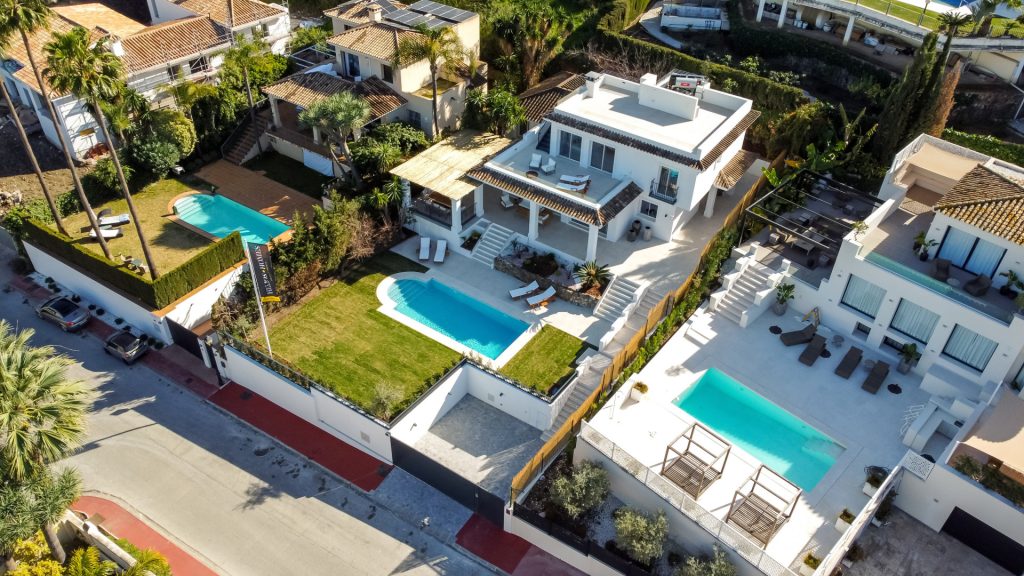 VILLA  IN THE HEART OF LAS BRISAS (SV)