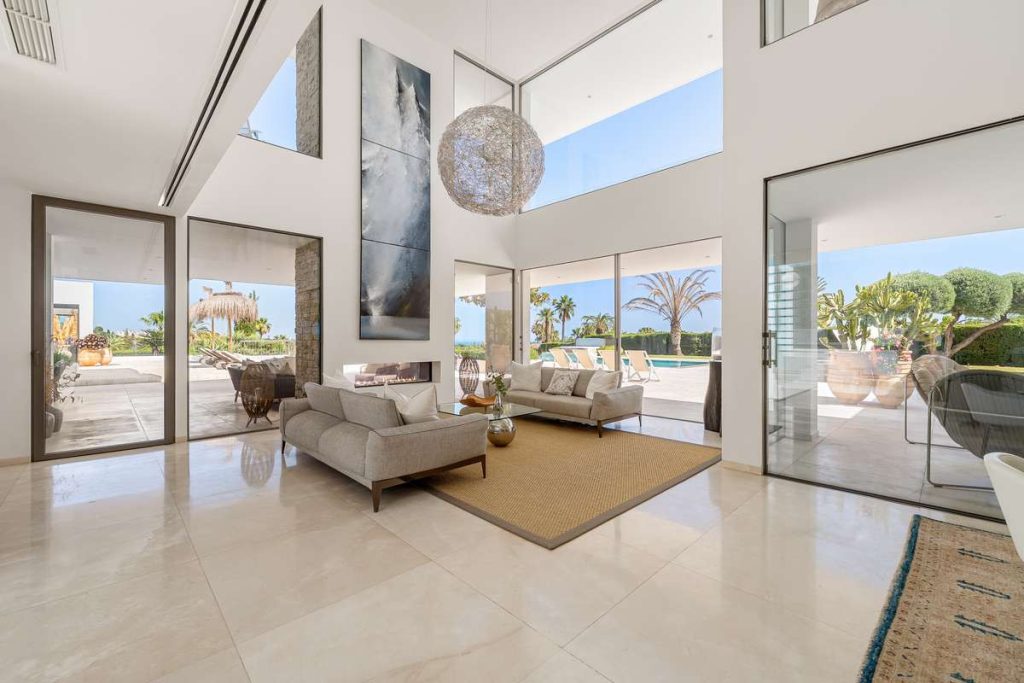 Contemporary Luxury Villa in La Cerquilla, Nueva Andalucía